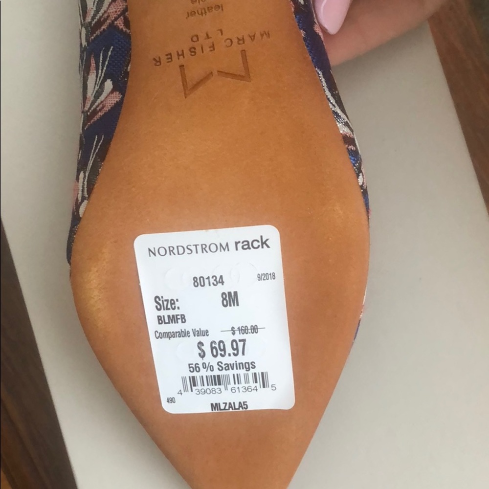 Marc Fisher Blue Block Heel Pumps with cute bees 🐝 on them! 💙 - Picture 5 of 6